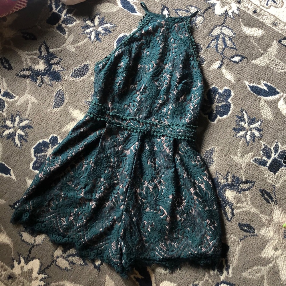 NWOT*Green lace romper